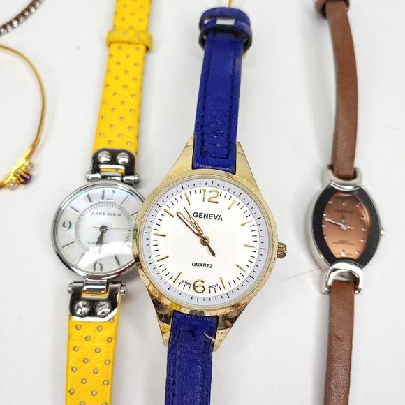 Set of 11 pieces petite sized jewelry. - Picture 2 of 10